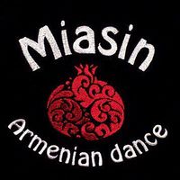 Школа и ансамбль армянского танца «Miasin» (Оренбург).jpg