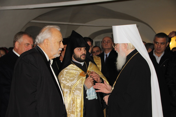 Файл:Открытие хачкара на территории Варлаамо-Хутынского монастыря (13.12.2015) 4.jpg