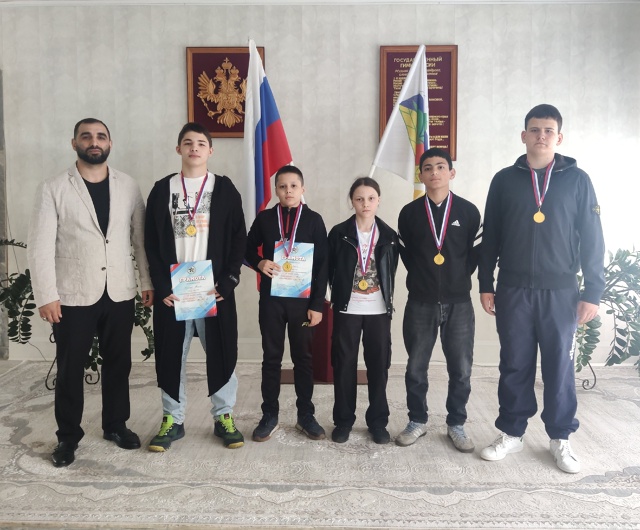 Файл:Воспитанники школы Единоборств «Братьев Оганнисян» (Орёл) 26.04.2025.jpg