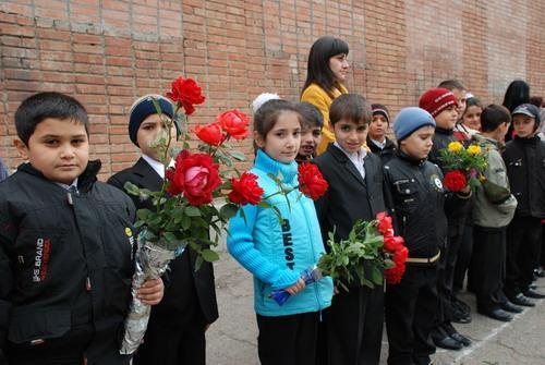 Файл:Открытие мемориальной доски Срапионяну А.Г. (05.10.2010) 1.jpg