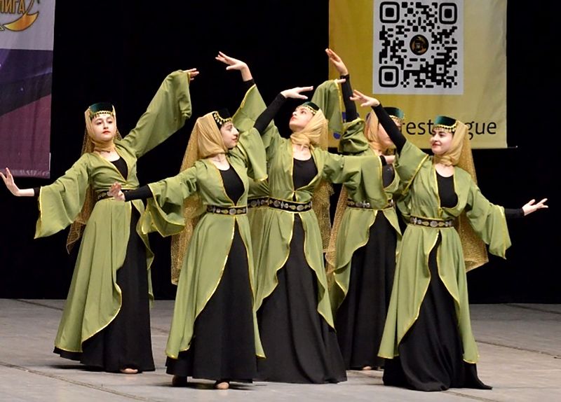 Файл:Ансамбль «Аргишти» (Тольятти) 20.04.2023.jpg