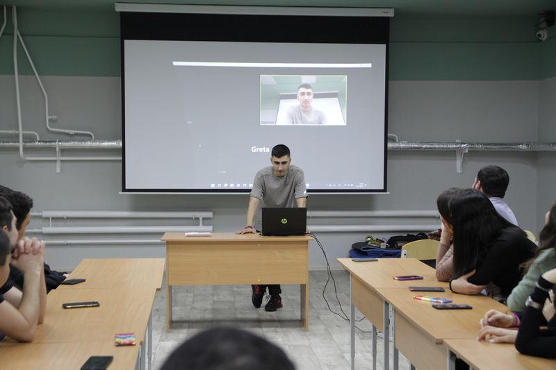 Файл:Культурно-образовательный центр «Маштоц» (Чита) 2022-3.jpg