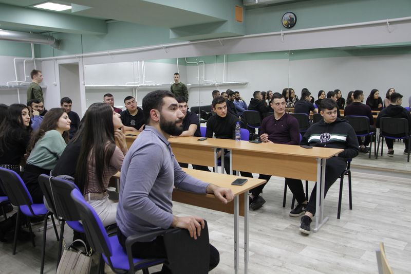 Файл:Культурно-образовательный центр «Маштоц» (Чита) 2022-7.jpg