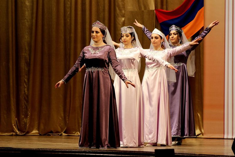 Файл:Танцевальный ансамбль «Ераз» (Псков) 26.04.2018-7.jpg