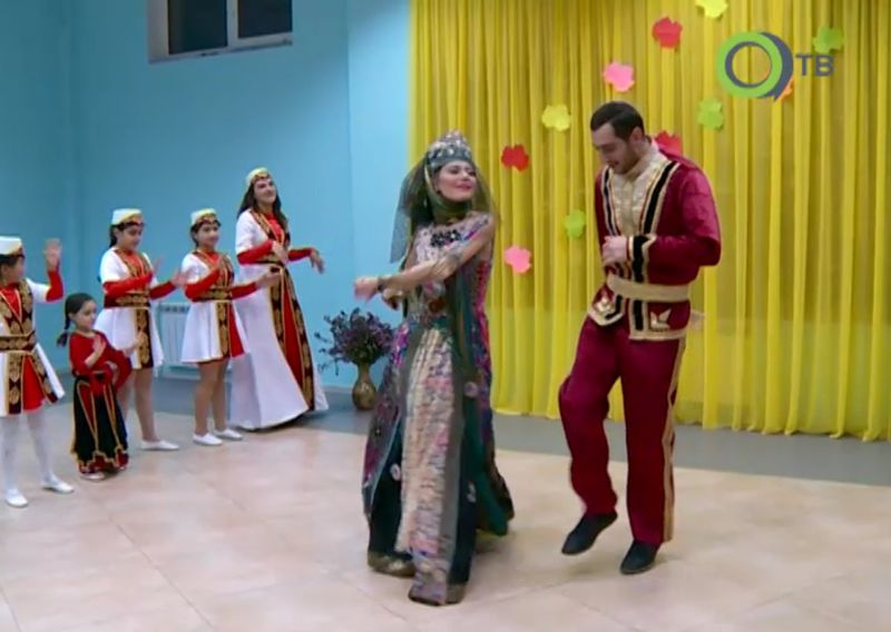 Файл:Ансамбль «Аракс» (Южно-Сахалинск) 2016 2.jpg