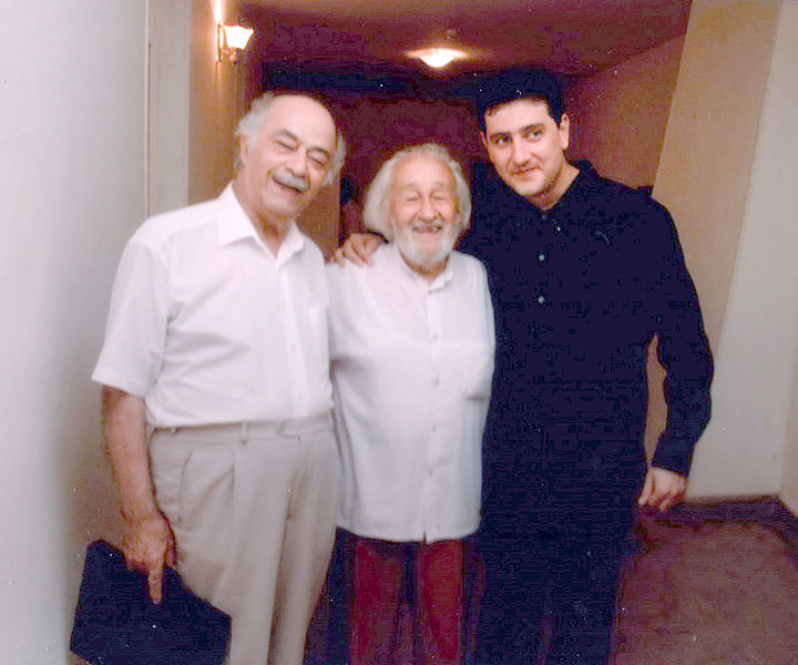 Файл:Владилен Бальян с Оганом Дуряном и Эдуардом Топчяном после творческого вечера композитора. Дом камерной музыки, 26.08.2005.jpg