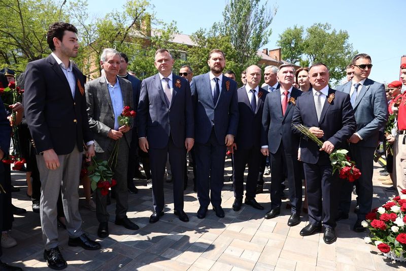 Файл:Фоторепортаж об открытии памятника.jpeg