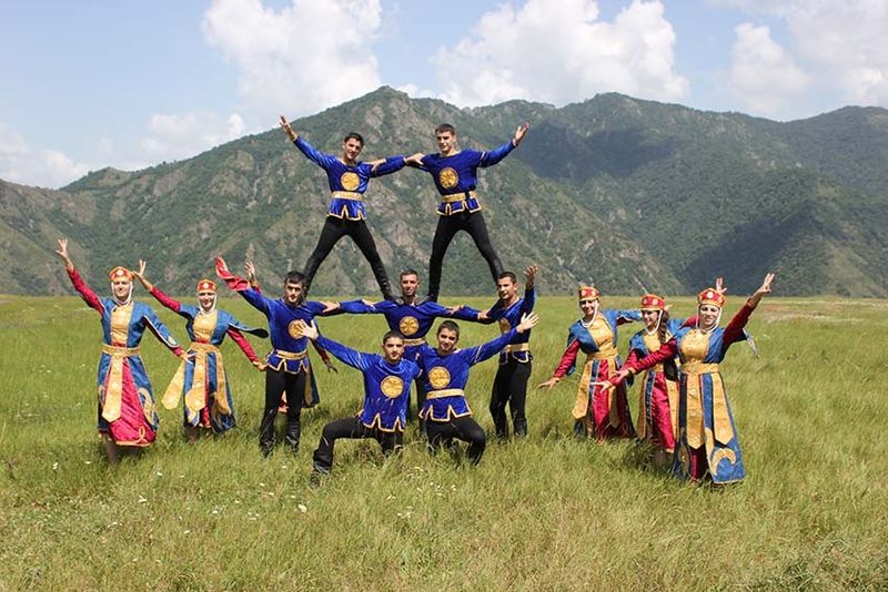 Файл:Ансамбль народного танца Ширак (Хабаровск).jpg