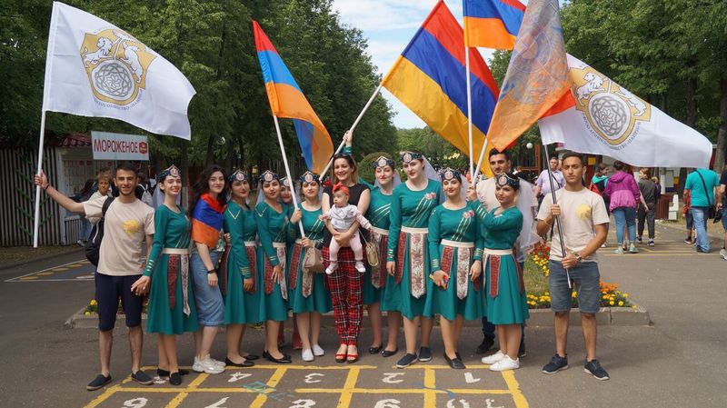 Файл:Ансамбль «Нур» (Ярославль) 13.06.2019.jpg