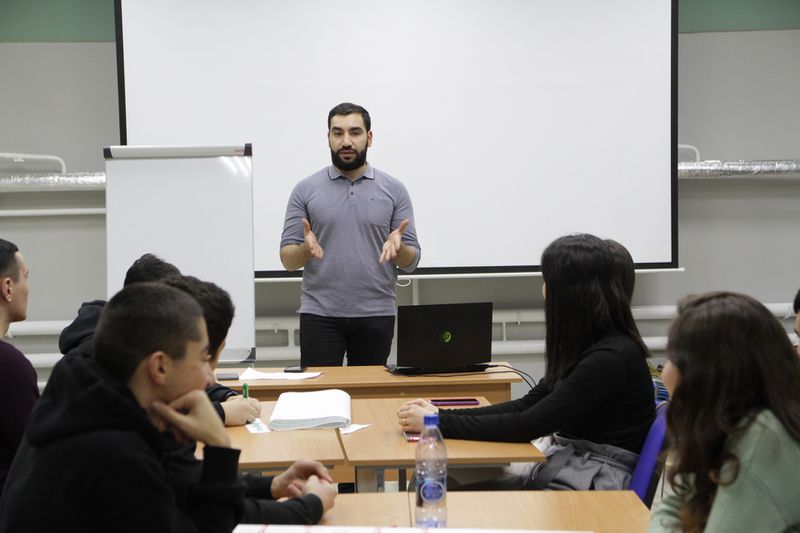 Файл:Культурно-образовательный центр «Маштоц» (Чита) 2022-4.jpg