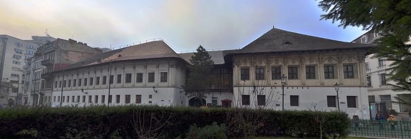 Файл:Ханул-луй-Манук Бухарест.jpg