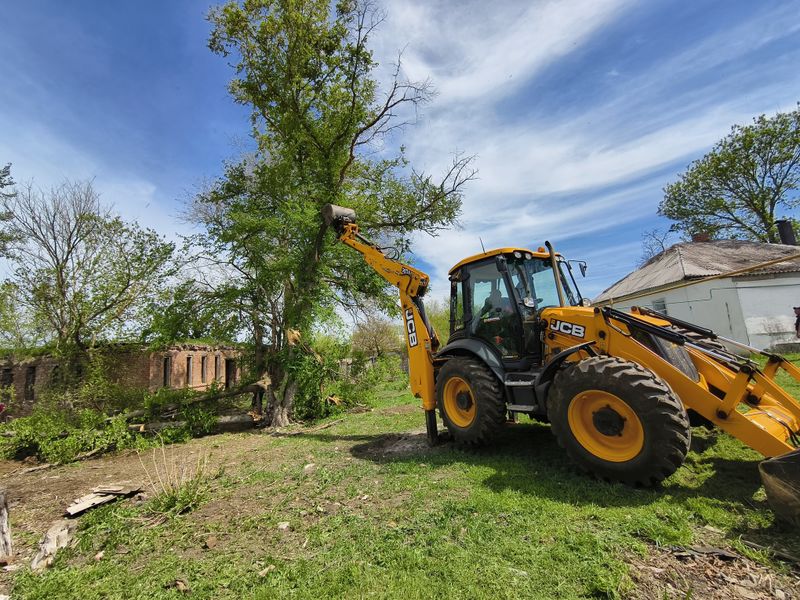Файл:Местная армянская национальная-культурная автономия «Ани» (Чалтырь) субботник (25.04.2025) 5.jpg