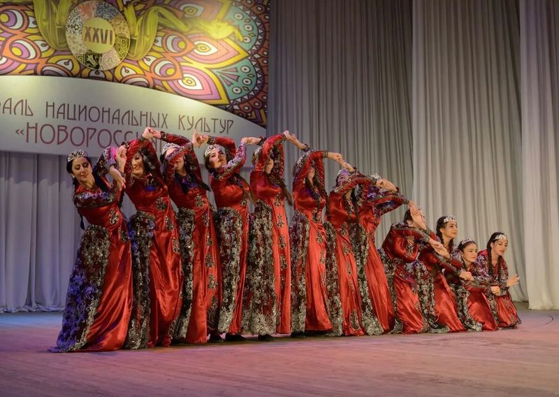 Файл:Ансамбль «АХТАМАР» (Новоросийск) 2.jpg