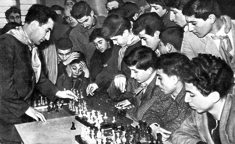 Файл:Тигран Петросян45уъ.jpg