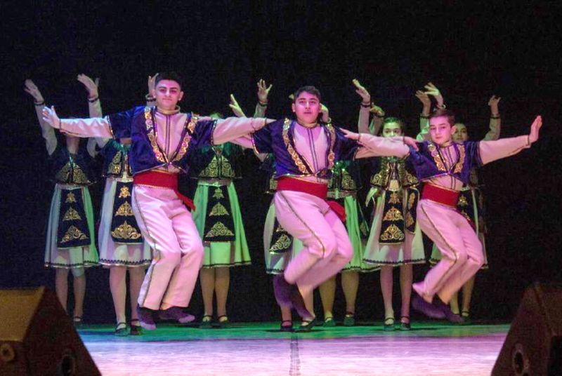 Файл:Танцевальный ансамбль «Аракс» (Обнинск) 02.jpg