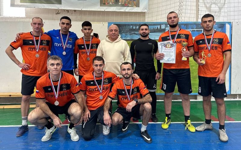 Файл:Футбольная команда «Арарат» (Пугачёв) 2024.jpg