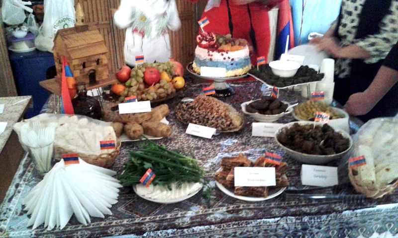 Файл:Армянская национально-культурная автономия «Арарат» г. Азова и Азовского района 04.11.2015 - 1.jpg