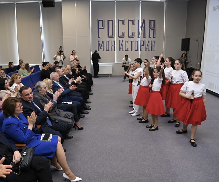 Файл:Вокальный ансамбль «Аревик» (Ростов-на-Дону) 16.04.2024-3.jpeg