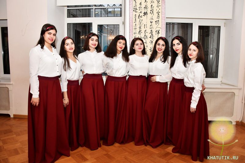 Файл:Вокальный ансамбль «Аветум» (Санкт-Петербург) 07.01.2018.jpg