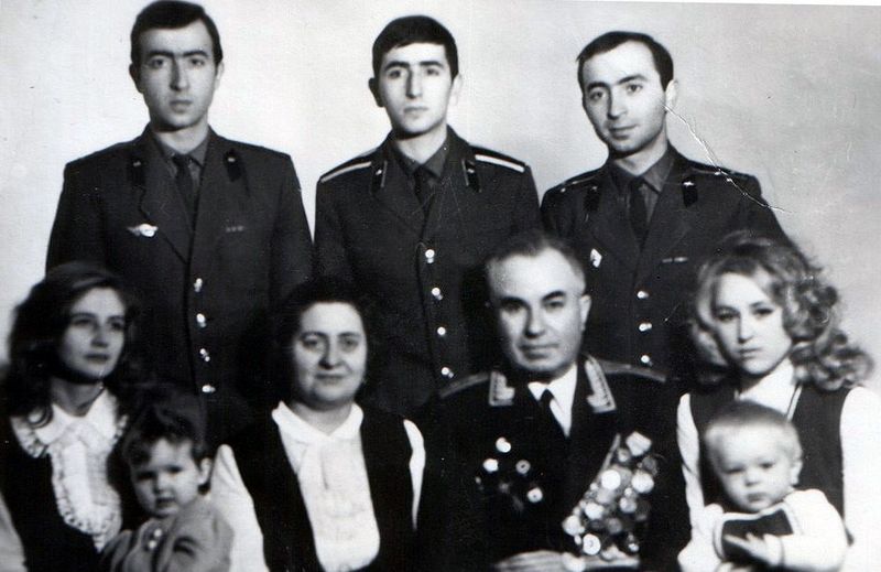 Файл:Семья Габрильянц Рубена Николаевича.jpg