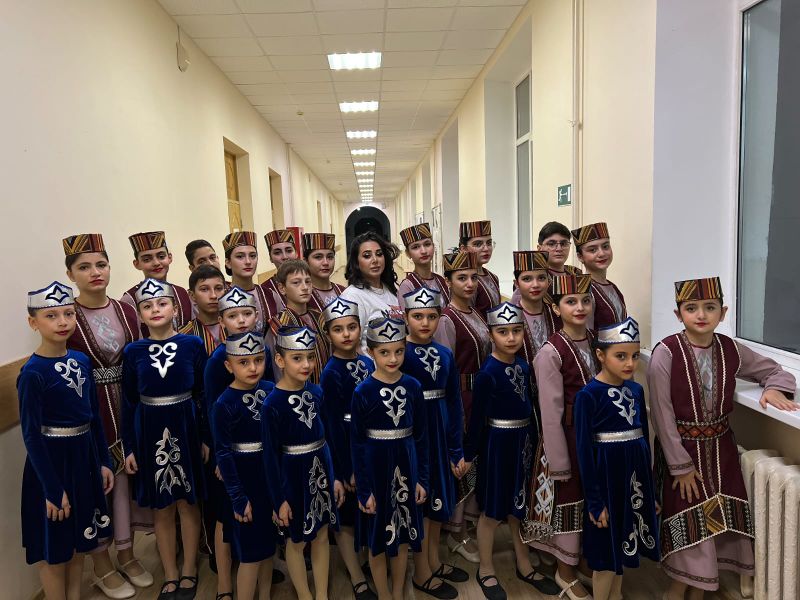 Файл:Ансамбль армянского танца «Ани» (Славянск-на-Кубани) 07.05.2022- 5.jpg