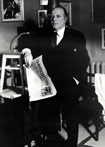 Файл:Армен Вартанян в своей мастерской.jpg