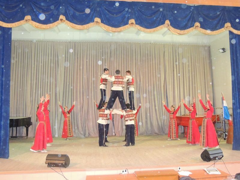 Файл:Пермский ансамбль танца «Крунк» 14.10.2013.jpg