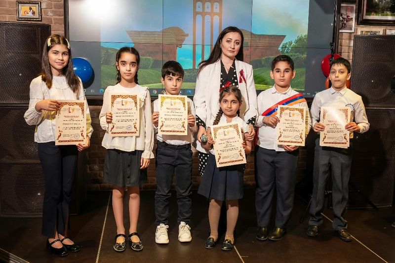 Файл:Армянская школа «Лусабац» (Тверь) 05.08.2023-2.jpg