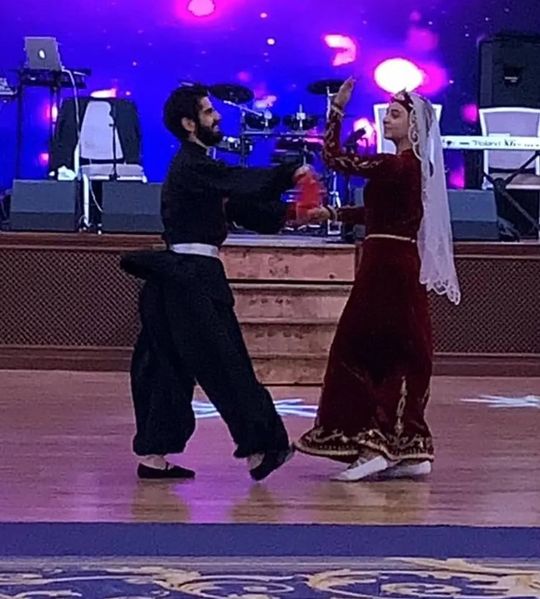 Файл:Танцевальный ансамбль «Урарту» (Малоярославец) 06.09.2020-3.jpg