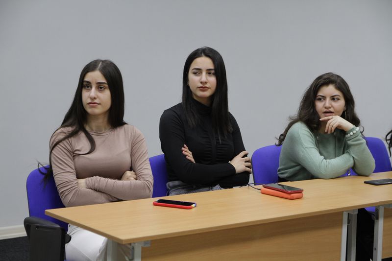 Файл:Культурно-образовательный центр «Маштоц» (Чита) 2022-6.jpg