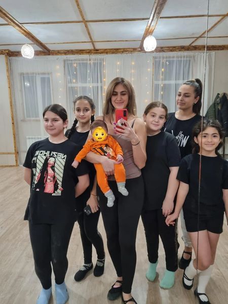 Файл:Студия армянских народных и этнических танцев (Каменск-Шахтинск) 03.10.2022.jpg