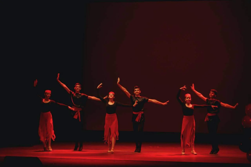 Файл:Хореографический ансамбль «Урарту» (Иркутск) 3.jpg