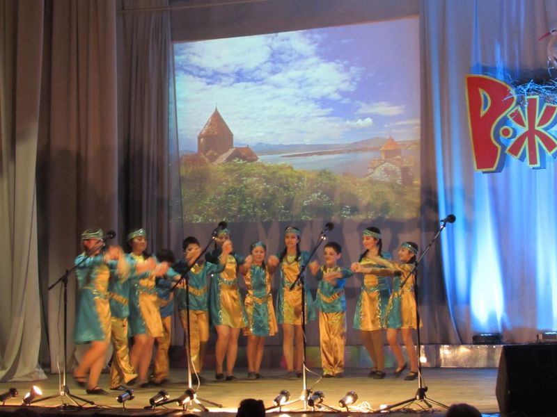 Файл:Хореографический ансамбль «Зартонк» (Есинка) 3.jpg